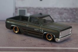 HotWheels `83 Chevy Silverado Pick-up COOL !!!!!!!!!!!!!!
